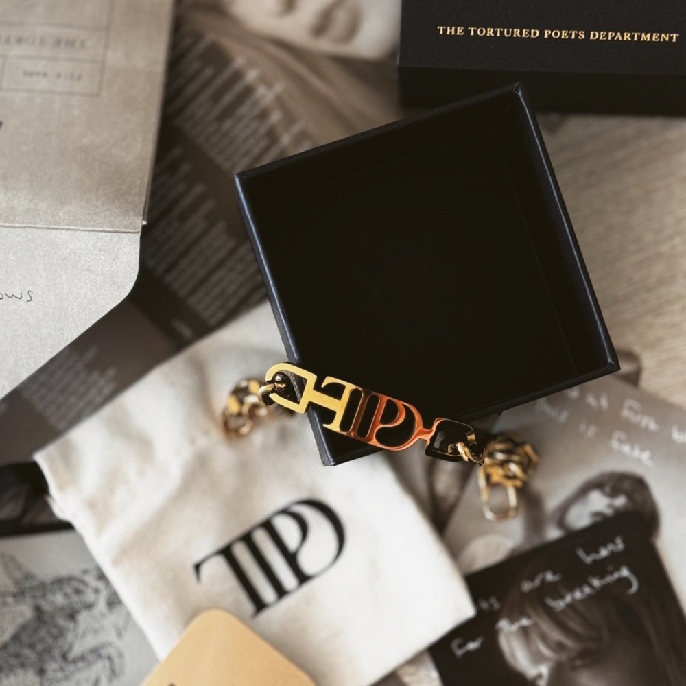 Taylor Swift Gold TTPD Bracelet
The Tortured Poets Department Small - Picture 5 of 10
